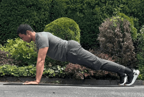 alternating spiderman lunge